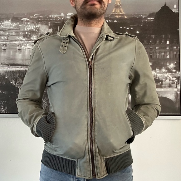 Jacket - Picture 5 of 5